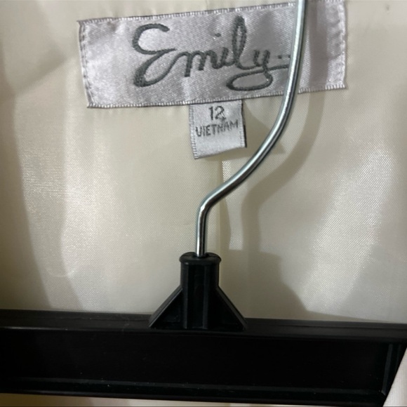 Emily Designs Classic Cream Men's Suit - Picture 4 of 6